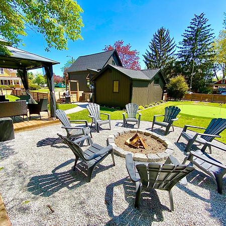 Stylish Downtown Kingsville Getaway With Putting Green, Firepit & Games מראה חיצוני תמונה