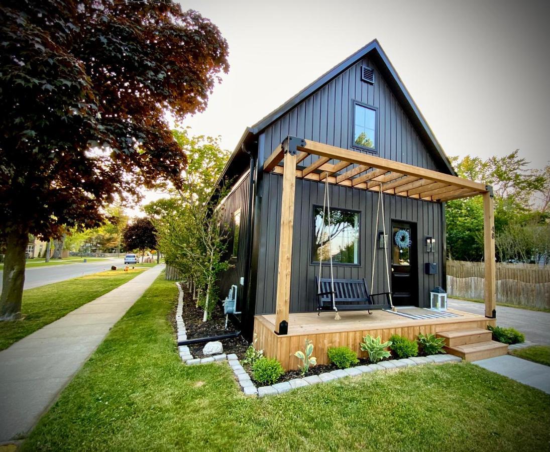 Stylish Downtown Kingsville Getaway With Putting Green, Firepit & Games מראה חיצוני תמונה
