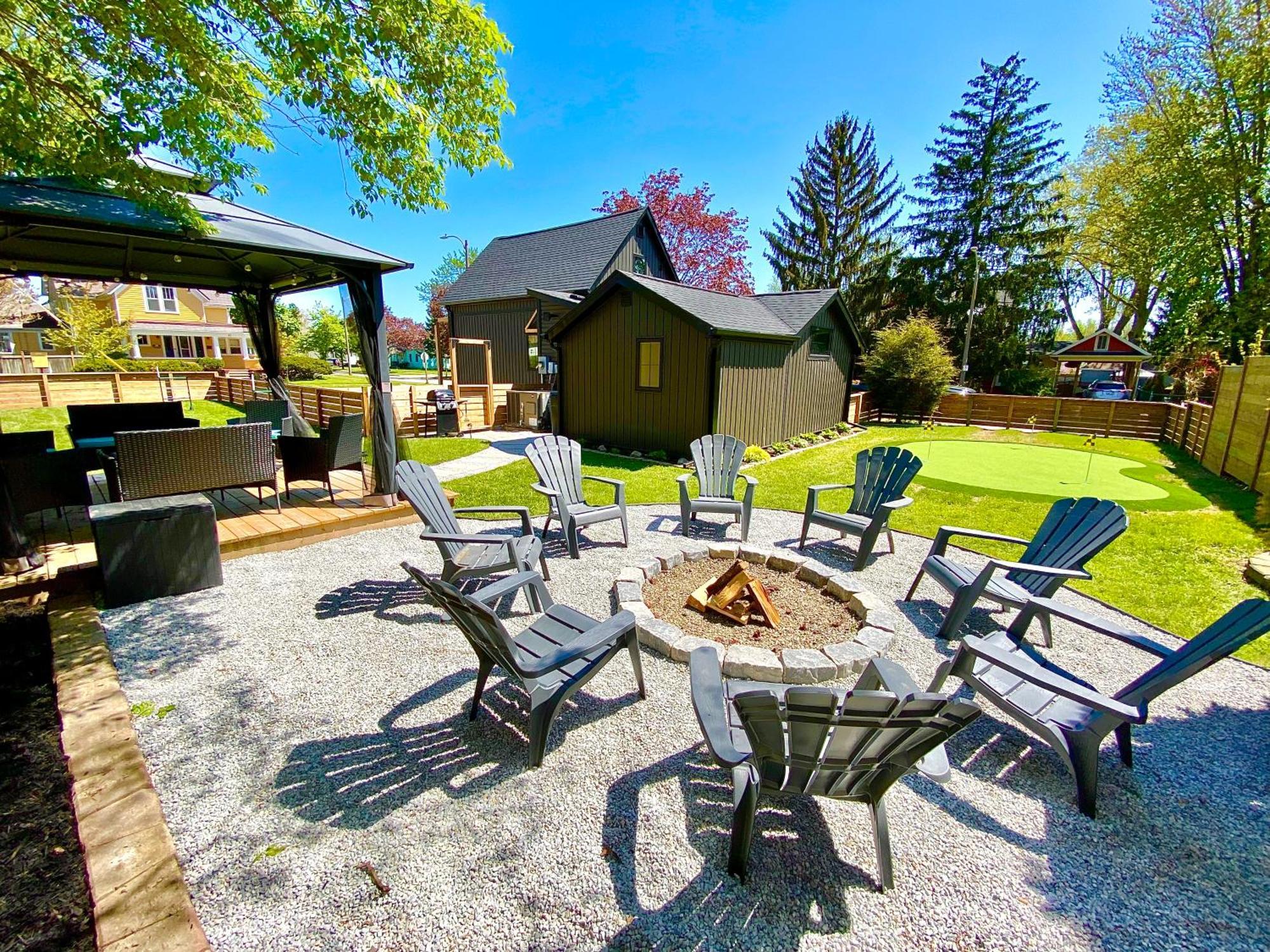 Stylish Downtown Kingsville Getaway With Putting Green, Firepit & Games מראה חיצוני תמונה