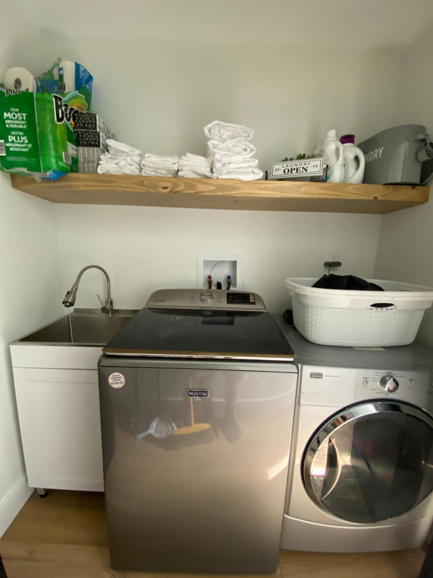 Stylish Downtown Kingsville Getaway With Putting Green, Firepit & Games מראה חיצוני תמונה